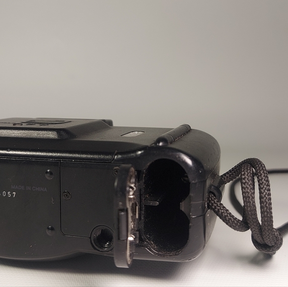 Canon Sure Shot Owl Date 35mm Point and Shoot Film Camera - Picture 8 of 8